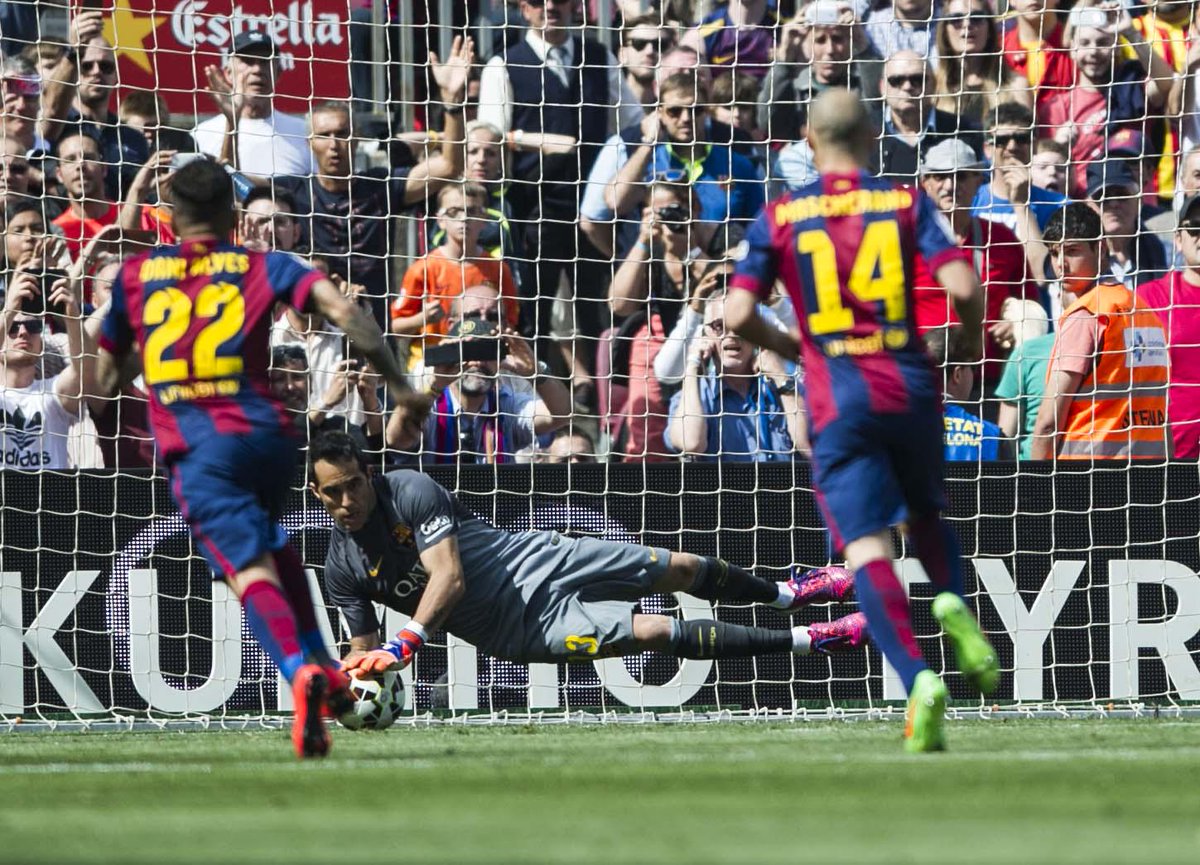 mundodeportivo's tweet photo. FINAL: Barça 2-0 Valencia http://t.co/gq2iVeOmQq #LigaBBVA http://t.co/PKaVVRbzvy