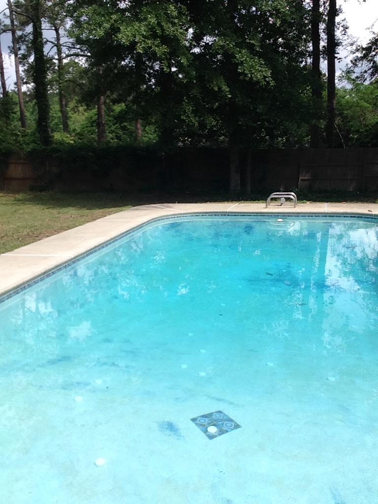WiseFortunes's tweet photo. #KappaWeek2k15 #Klimaxxx #404Gornto Pool and the water slide in same backyard. http://t.co/A1WW5VsYat