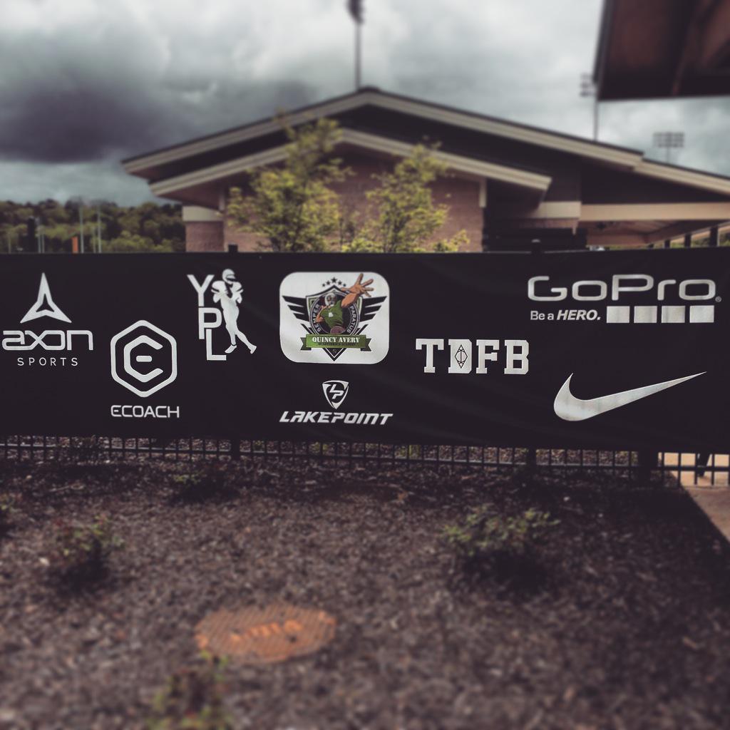 LakePointSports's tweet photo. Getting things started with @YPL13 @AxonSports @ecoachsports @Quincy_Avery @TDFBcoach @GoPro @usnikefootball #YPL7v7 http://t.co/XWRLOYxPEX