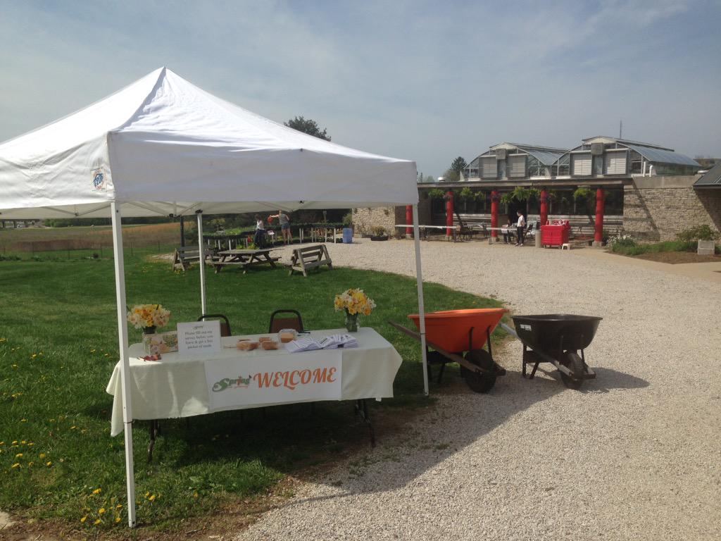 HilltopIU's tweet photo. #SpringIntoGardening is ready for you Bloomington! What better way to spend a sunny APRIL Sat?! 1-4pm, FREE! 🐝🌻💐🌲☀️ http://t.co/D5V8CEH47S