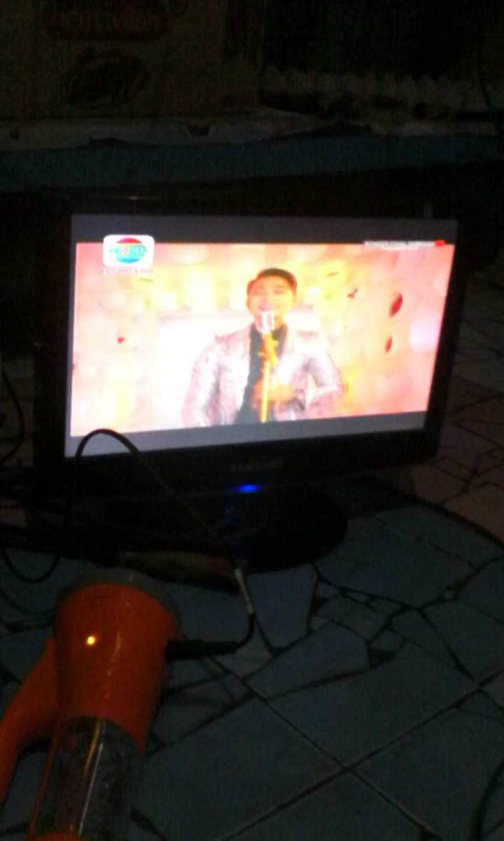 LimaMody's tweet photo. @IndosiarID I Love dangdut http://t.co/AIJJUR1iF3