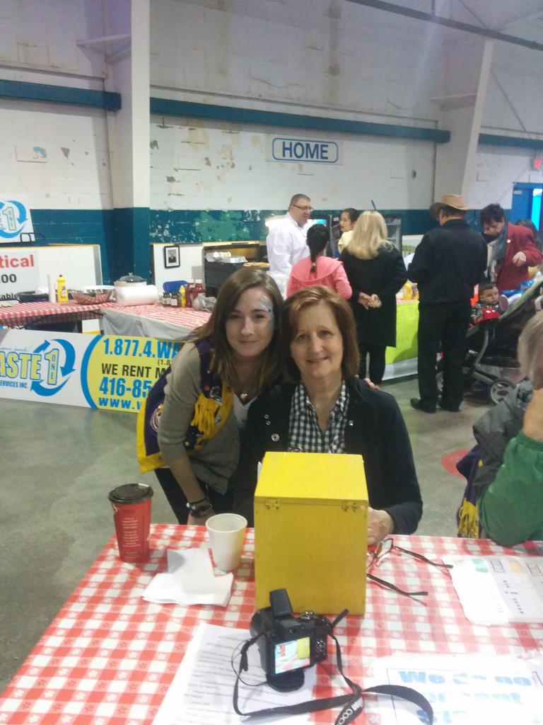 MapleLionsClub's tweet photo. With us today is @vaughansvoice helping out to sell tickets! Thank Marilyn! http://t.co/E4QEPqENgB