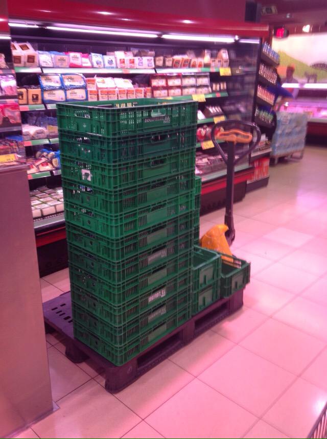 Dirk_MB's tweet photo. @Mercadona imágenes comunes en tienda, ruego por favor solucionen el problema. http://t.co/B1WgvHGnnA