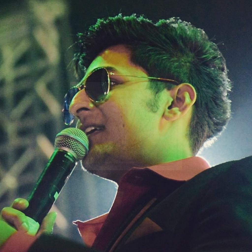 darshaners's tweet photo. @DarshanRavalDZ 
no caption!!
#spreadlove
@IDarshanrvl 
@Darshians 
@Darshan_esha9 
@priyavaid25 
@DWellwishers http://t.co/CUyGBldEYf