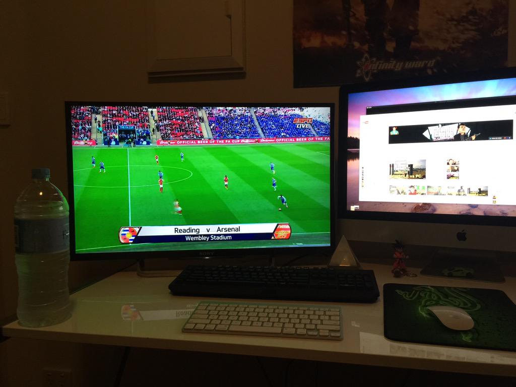 ChampChong's tweet photo. Let's do this!! #Gunners #ArsenalvsReading http://t.co/iumyH7cBSv