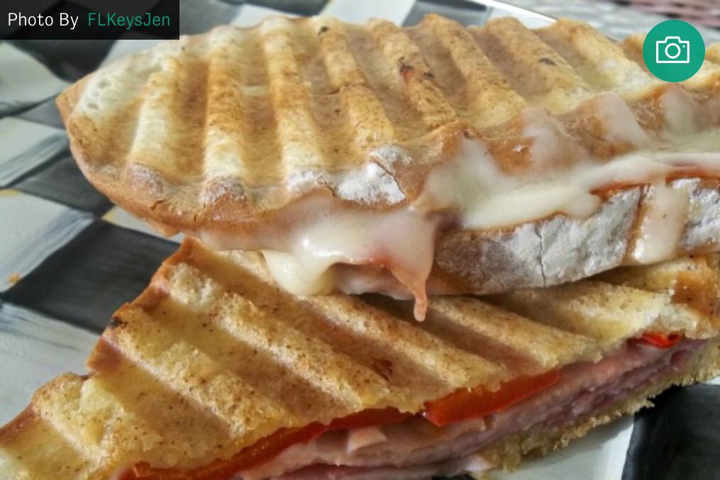 NerdsAndWhey's tweet photo. Mmm, "The Spaniard" #GrilledCheese #Sandwich... 
http://t.co/3aBUBMGTFq
#Mahon #cheese/#fontina/#American #Muenster http://t.co/GDZyjCq4Vx