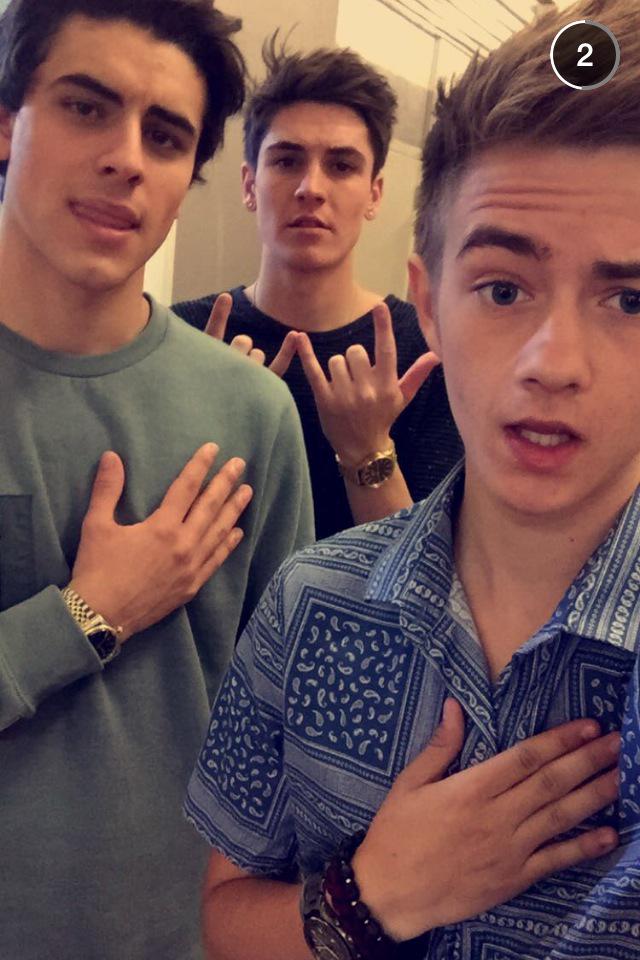 Alice_Pandacorn's tweet photo. @jackgilinsky  i am french and yea you look´s Like french 🇫🇷😂 good night http://t.co/zzm1OSIRit