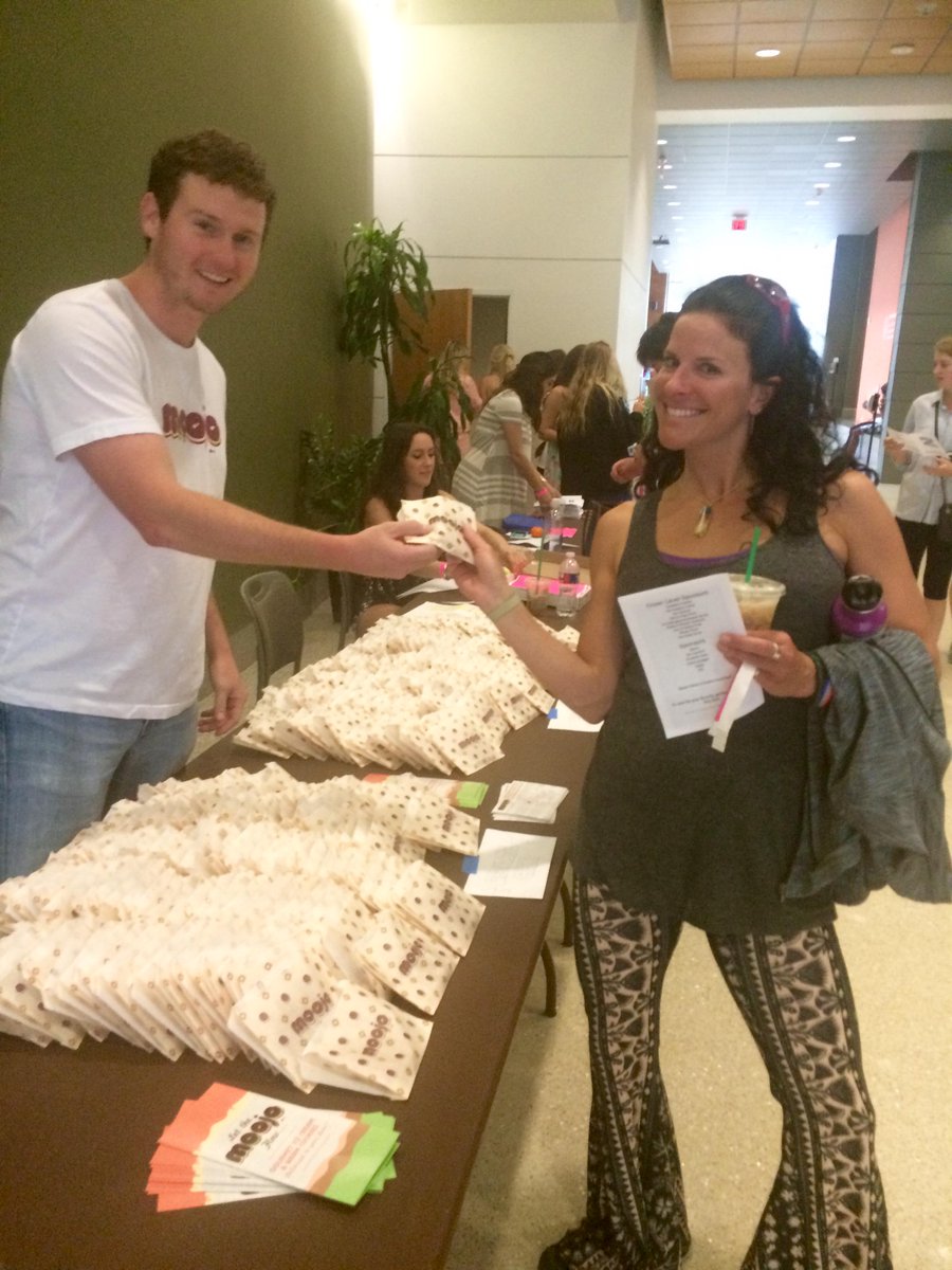 Matt Weldon, the owner of #moojo, is giving out #cookies to some very #lucky peeps at the <a href="/TexasZTA/">Texas Zeta Tau Alpha</a> #ZFactor2015!