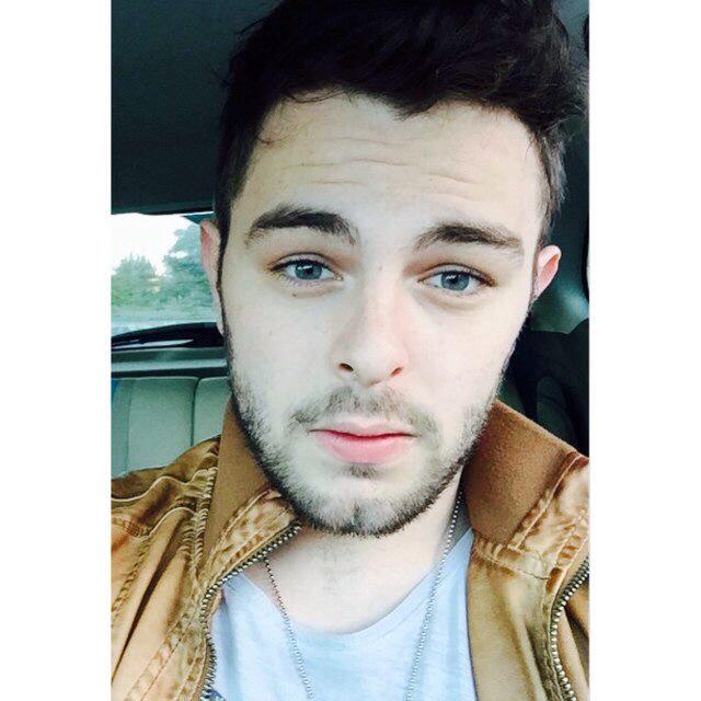 FEDARBR's tweet photo. Quanto sei belloo😍 @fragolaofficial http://t.co/cr7M4HZPR0