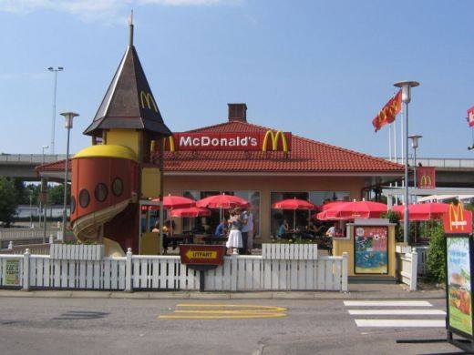 CyberTurist's tweet photo. [ DID YOU KNOW? ]
#Sweden has the highest number of @McDonalds restaurants per capita in the world. http://t.co/fHhqKlq18r