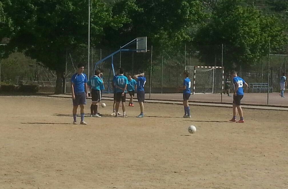 Enrique_CDS's tweet photo. Una inolvidable leccion de compañerismo y deportividad del cadete de Jaén en el Torneo de Coria.....¡Impresionante! http://t.co/pGNiEr3I5Z