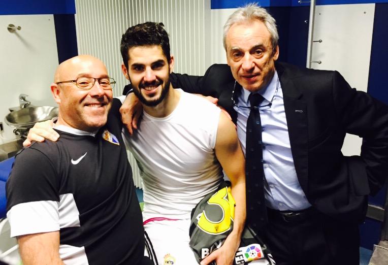 torrontegui64's tweet photo. @isco_alarcon Es un honor poder compartir de nuevo un rato con el maquina, no cambies      Eres único amigo http://t.co/7KkeXyHNiV