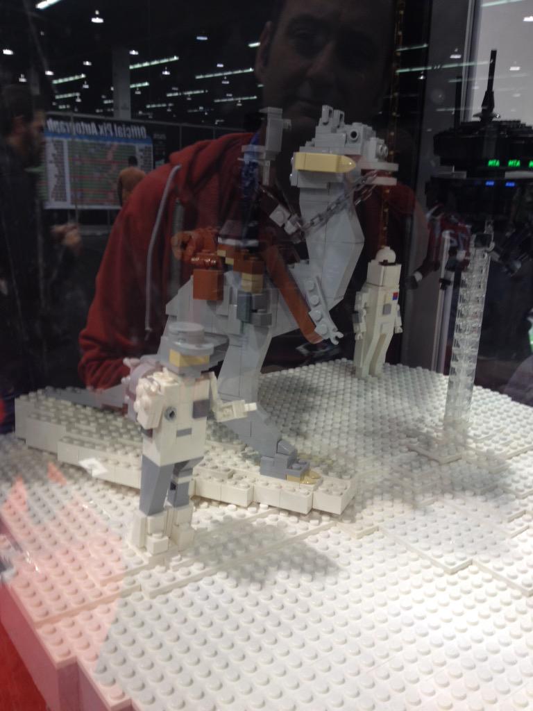 RhiannonDrewIt's tweet photo. @LEGO_Group lego pics ! #LEGOSWCVII http://t.co/mMJyfc9mkj