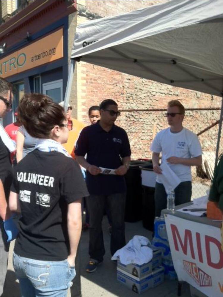 YoungDems_DC_NY's tweet photo. Happening right now on #MiddleMain #Poughkeepsie #DCYD #Community #DoingWorkTogether http://t.co/h2Fx6h170L