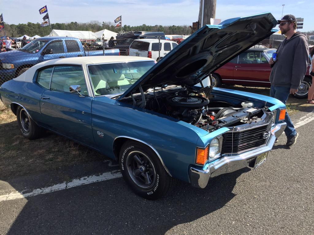 robvette99's tweet photo. Chevelle heaven @jmswyo @ChevelleBook @VictoryMuscle http://t.co/CWP13Par3N