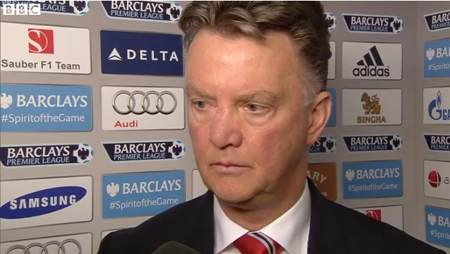 This is a bit awkward with Louis van Gaal...

Watch: bbc.in/1b8BZQP #MUFC