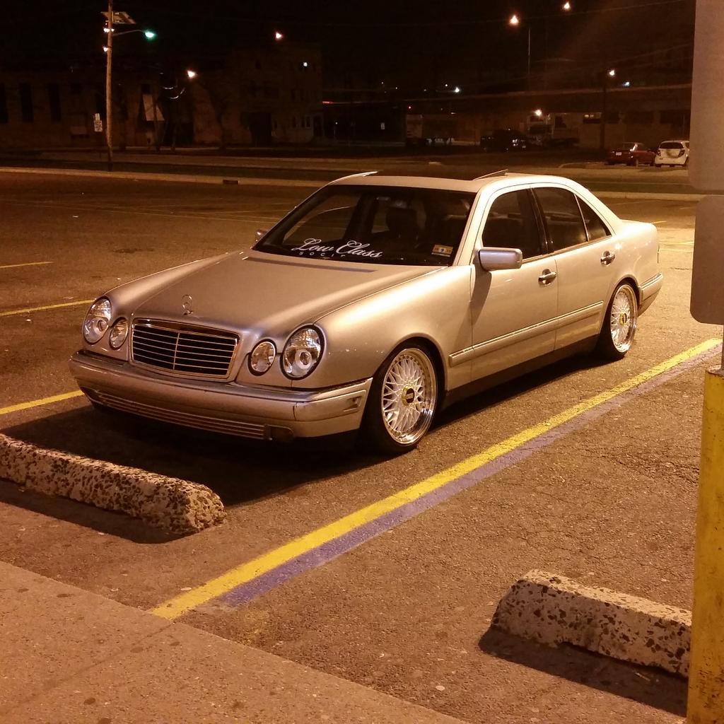 MrFillyFontes's tweet photo. The #Benzito needs more low 👇👇 @AspireStance @StanceNationVIP @StanceWorks http://t.co/emNMtnadO3