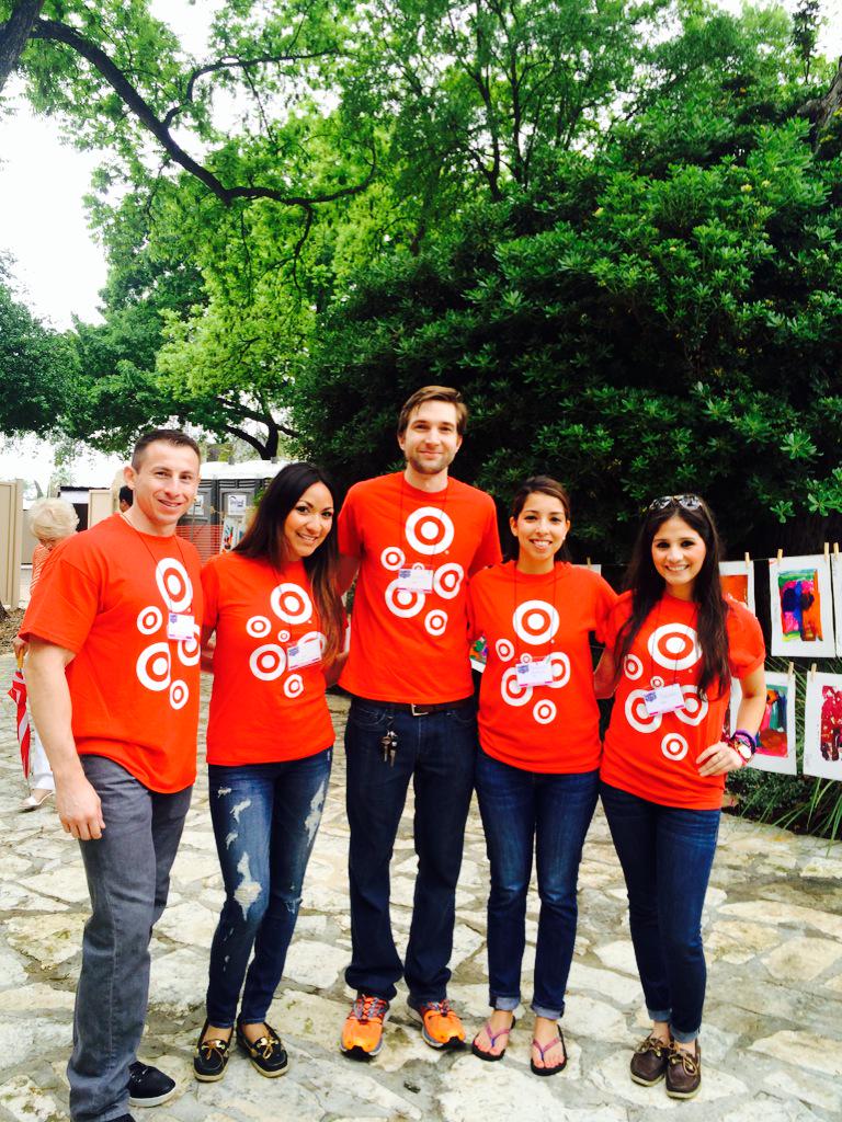 Crystal58932284's tweet photo. So much fun today giving back at the Fiesta Arts Fair! @MarkNelsonTX @mtrev0086 http://t.co/ja4ncXTw9F