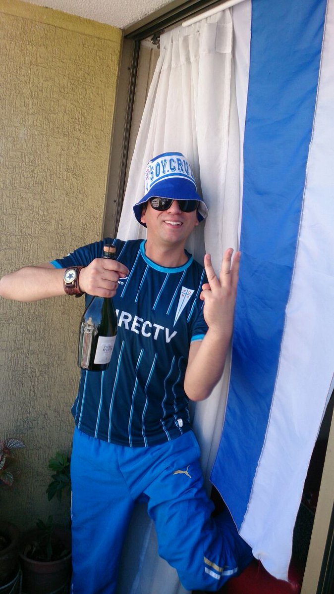 Tres razones para celebrar <a href="/BarraCruzados/">Barra Los Cruzados</a> felicidades cruzados de corazon:-)