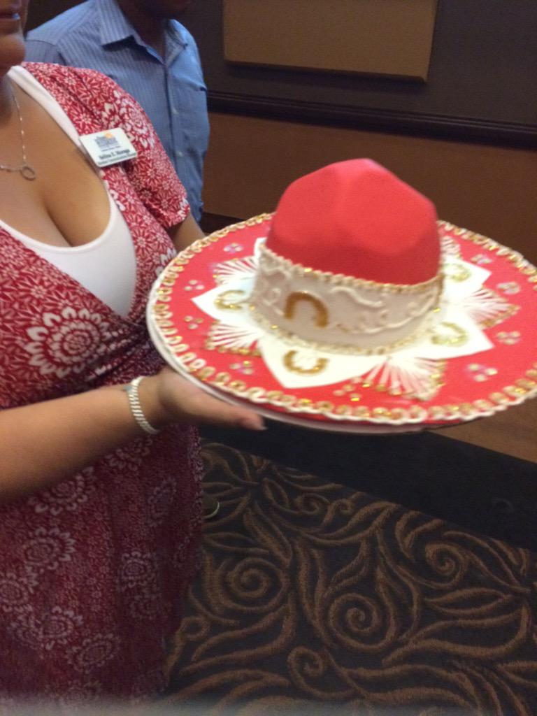 LeaPeterson's tweet photo. .@candyscakes7 shows off her Mariachi Cake @NelyGalan @THispanicChmbr #AZHH http://t.co/pflZrWU6Fv