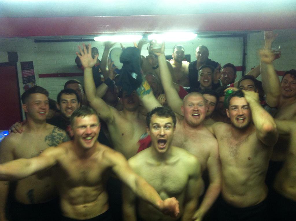 _TheCardinal's tweet image. @AltrinchamRFC @BowdonRugby 

Winners lounge swets....
Tin shack is rocking you, get the cheque book out Sloan!