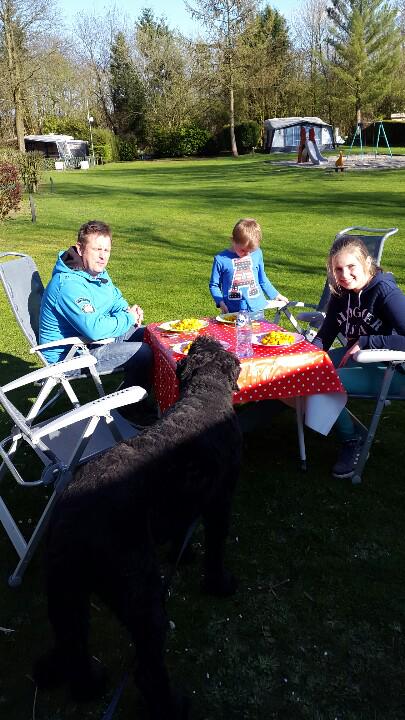 BernaDocter's tweet photo. Lekker gegeten op de camping! #genieten http://t.co/XL0CXmtkiM