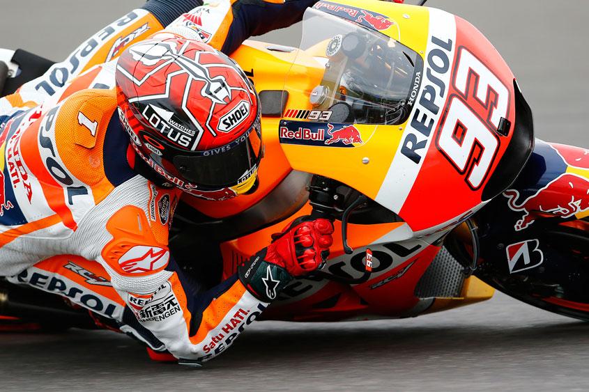 WeAre93's tweet photo. ¡Nuestro campeón @marcmarquez93 suma una nueva #pole! ¡Gran trabajo campeón! / Pole for Marc again! #IAM93 #MotoGP http://t.co/LWWeul4GLX