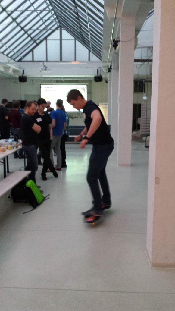 rubstrauber's tweet photo. Now @lc0d3r is amazing everyone with his snakeboard skills at #devcampmuc http://t.co/R5dWBUjMXp