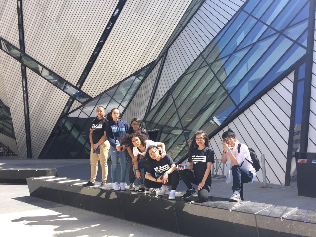MsLL1111's tweet photo. Being tourists before the comp! @ROMtoronto BEAUTIFUL WEATHER - GET OUTSIDE #Toronto #BYOB2015 http://t.co/ayjxIU8Ehs
