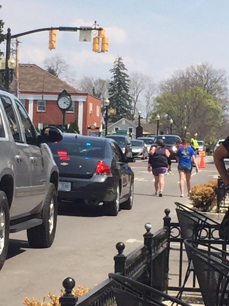 lpmoorerocks's tweet photo. Huge round of applause for this person's determination! 26.2 is amazing and she is getting it done! #finalfinisher http://t.co/8TvsQg27PB