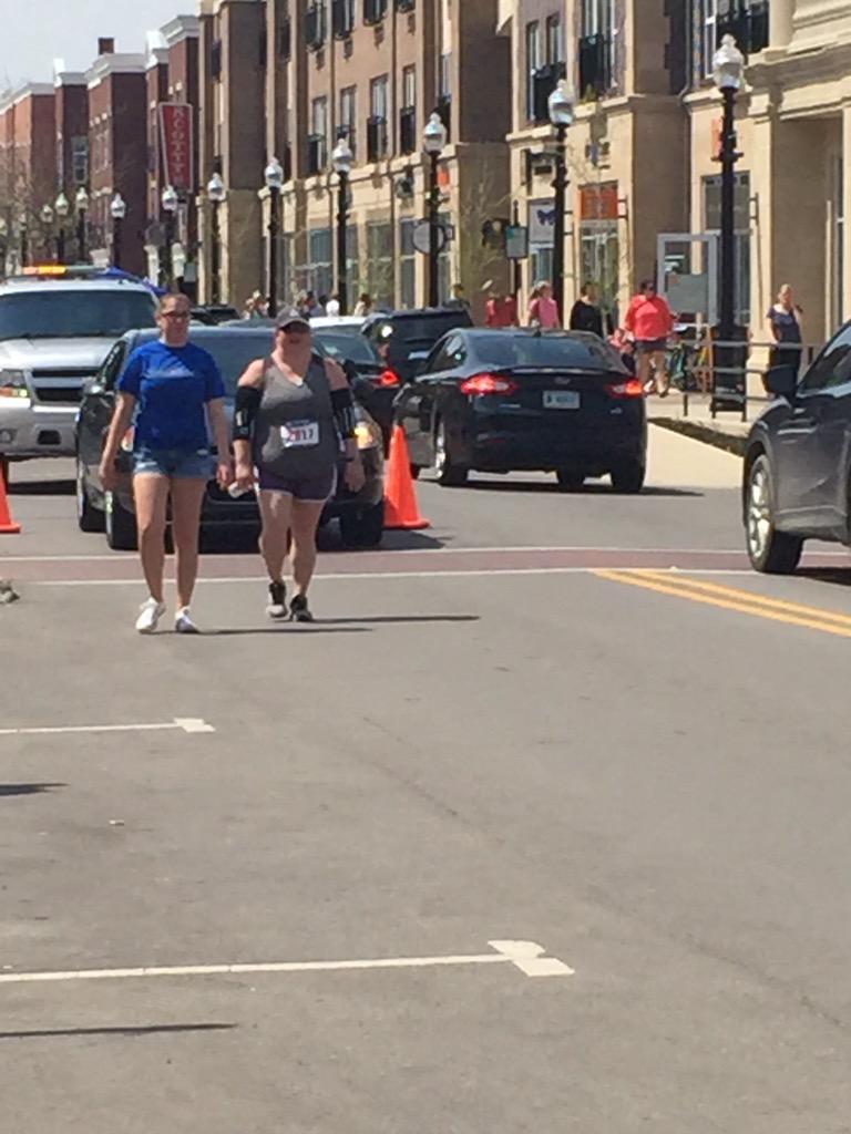 lpmoorerocks's tweet photo. Huge round of applause for this person's determination! 26.2 is amazing and she is getting it done! #finalfinisher http://t.co/8TvsQg27PB
