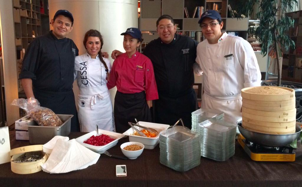 FSMexico's tweet image. "@e_kano y el equipo de #FourSeasons en @SaboresDelDF vs #CáncerInfantil. Un orgullo ayudar"  #FSValues