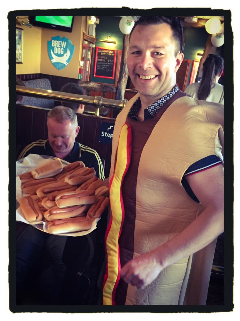 RoyalPier's tweet image. Bryan bossed the #FreeHotDiggityDogs.
