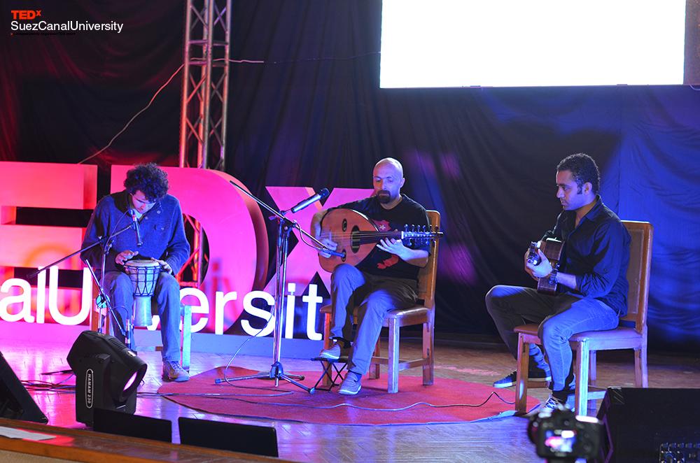 TEDxSuezCanalU's tweet photo. Relaxing with Mazaj band

#TEDxSuezCanalUniversity
#IDEUPHORIA http://t.co/MX3SNWoplj