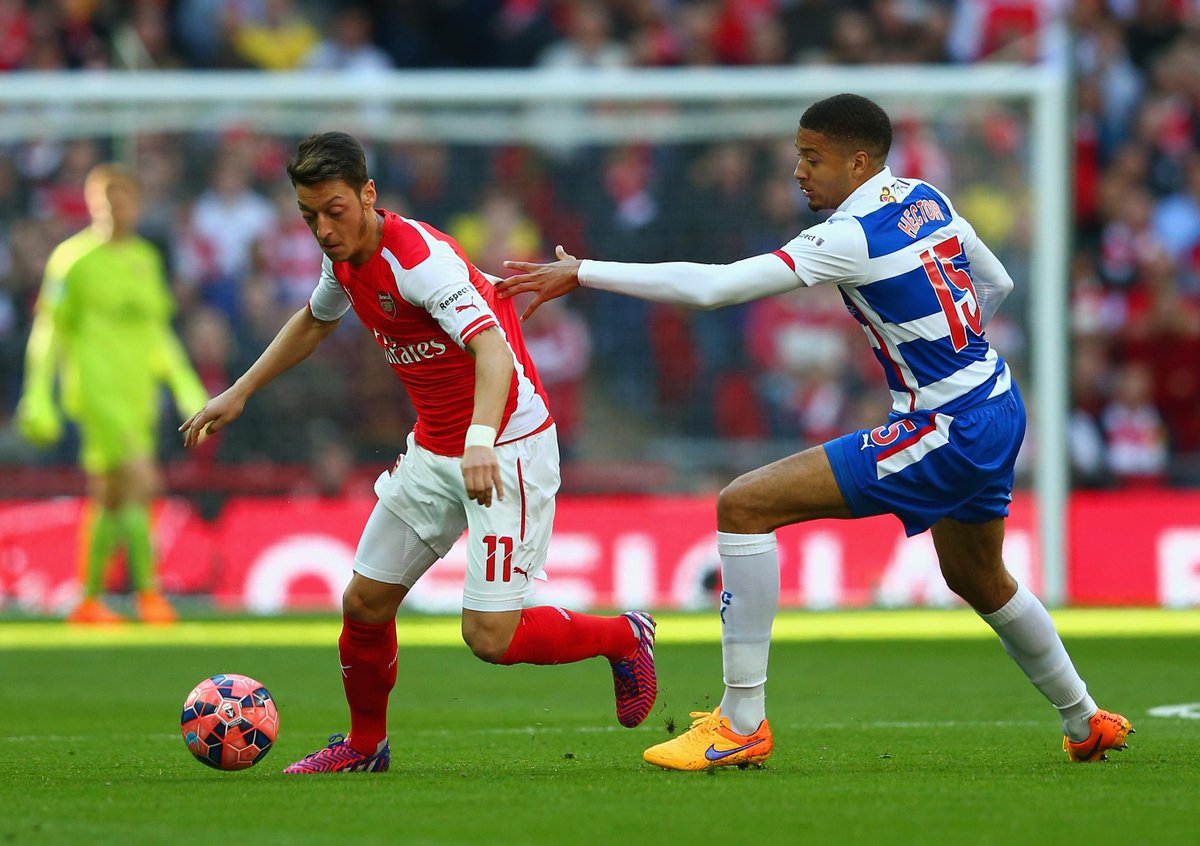 OfficialAFC_ID's tweet photo. RETWEET jika menurutmu @MesutOzil1088 pemain terbaik laga #RFCvAFC http://t.co/ow8suxHToB