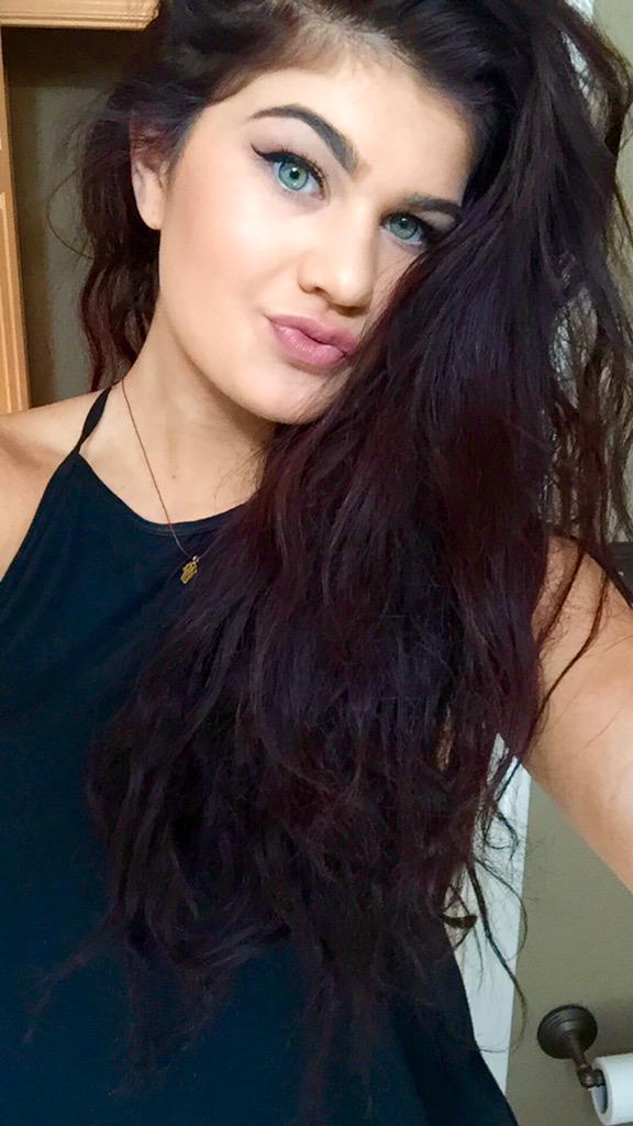 🍷's to the freakin' weekend http://t.co/OpENayiZLJ