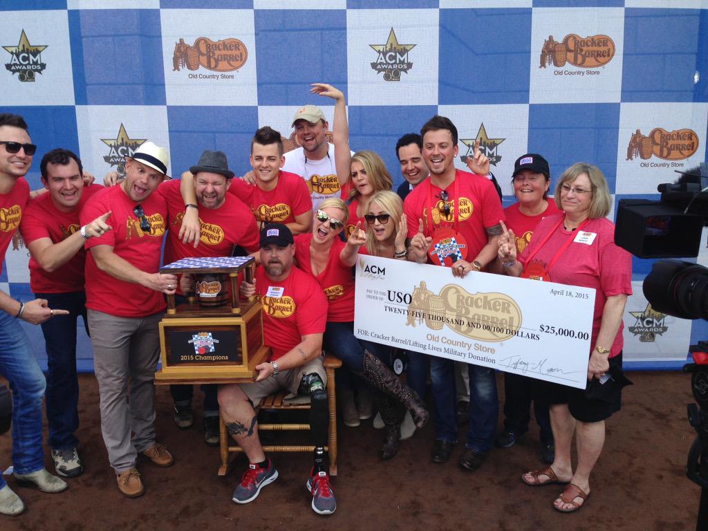 The_USO's tweet photo. Team @kelliepicker wins the @CrackerBarrel #CountryCheckers Challenge! Thank you for supporting @the_USO http://t.co/2WT12jrb77