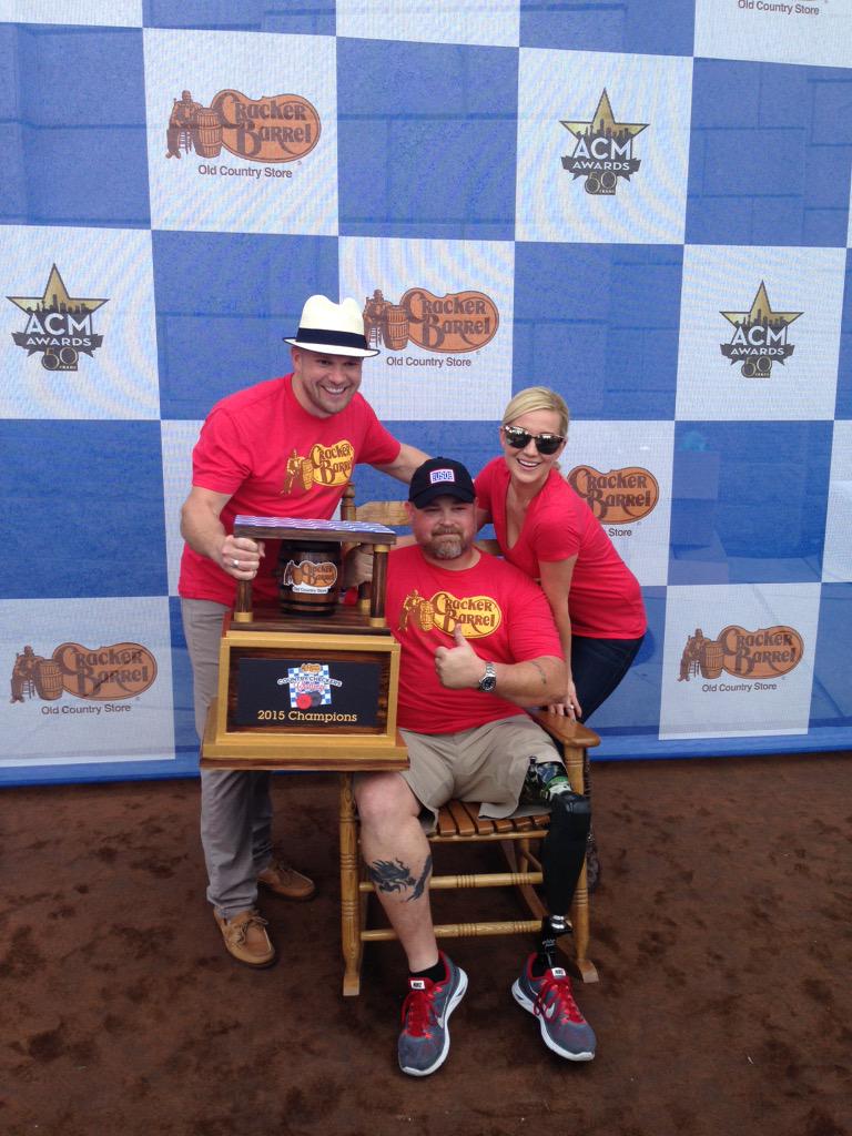 The_USO's tweet photo. Team @kelliepicker wins the @CrackerBarrel #CountryCheckers Challenge! Thank you for supporting @the_USO http://t.co/2WT12jrb77