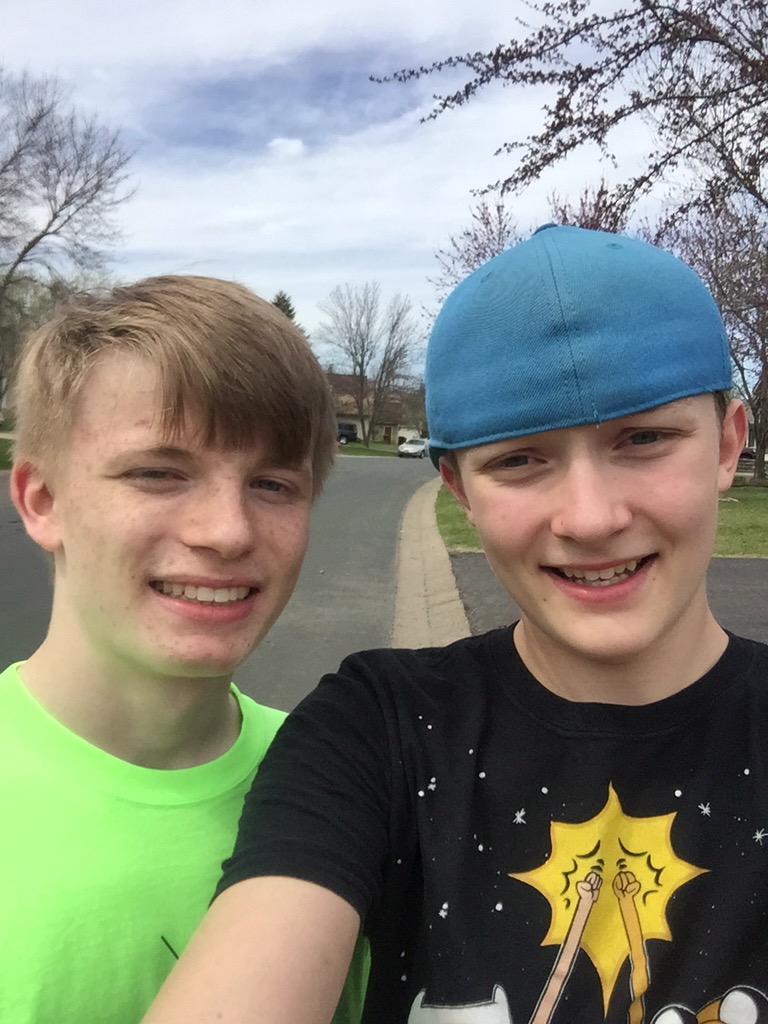 SamScholz7's tweet photo. Got him 2:30 shot 6:20 revive were up baby http://t.co/eXEgyU660k