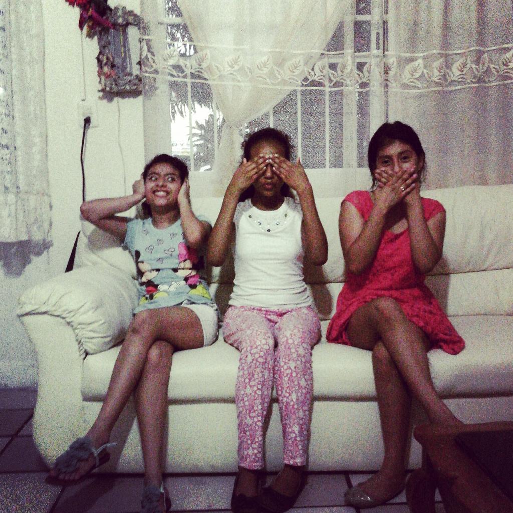 PatsySuper's tweet image. Aquí con la loma de @Gemmaperez17  😂😂😂 -- @patsydiaz23