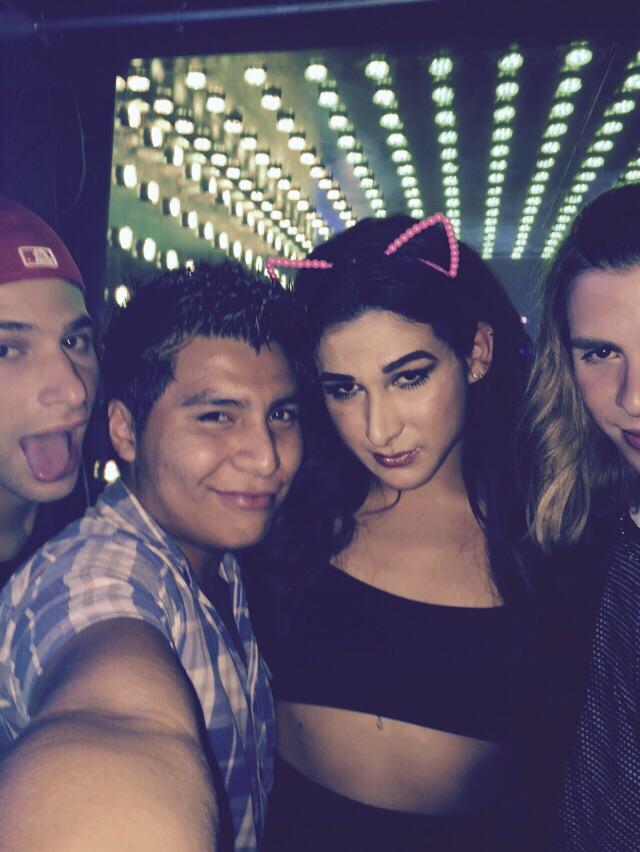 VikkoChido's tweet photo. Ayer me la pase super en León, Gto a lado de @looisrivas @_macb @davidallegre los grandes @jonasvloggers!!! http://t.co/h4ygUnFQaw