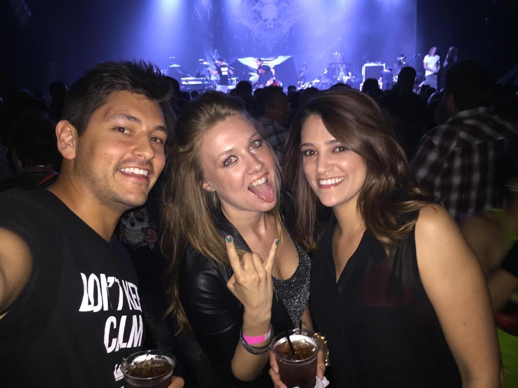 Rckluv's tweet photo. @SixxAM @NikkiSixx in #dallas awesome show!!! @bombfactorydfw #obsessed http://t.co/9aNukQrIf2
