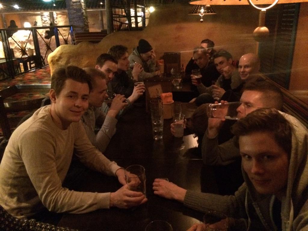 fbc_ky's tweet photo. Peliin valmistava palaveri #hätäkokous #vapiskaariemu @OSMJKL2015 @LiikunnanRiemu http://t.co/YOuY4ew3Zc