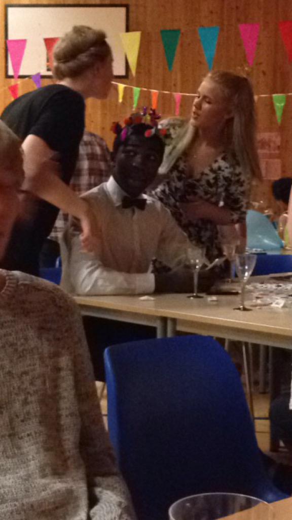 Theaah98's tweet photo. #onlyon #presslm http://t.co/HPbp9zjvBz