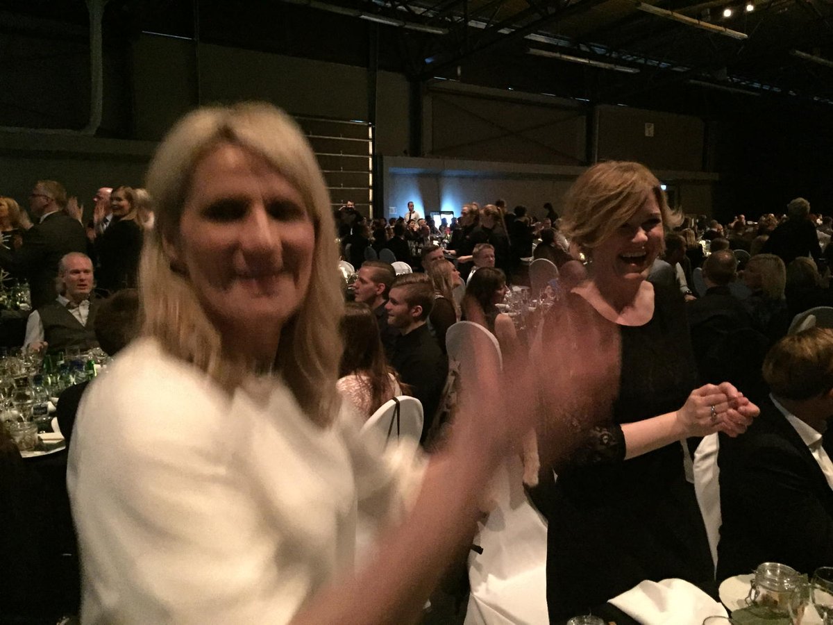 Superbestla's tweet photo. Fjör fjör #siminn2015 http://t.co/jUWTecynte