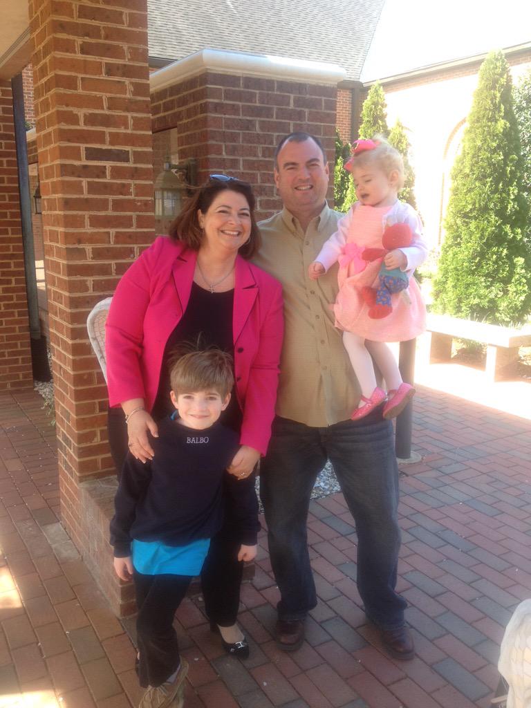 jonbalbo's tweet photo. @mbalbo I love our #family http://t.co/cB44YYEZ1u