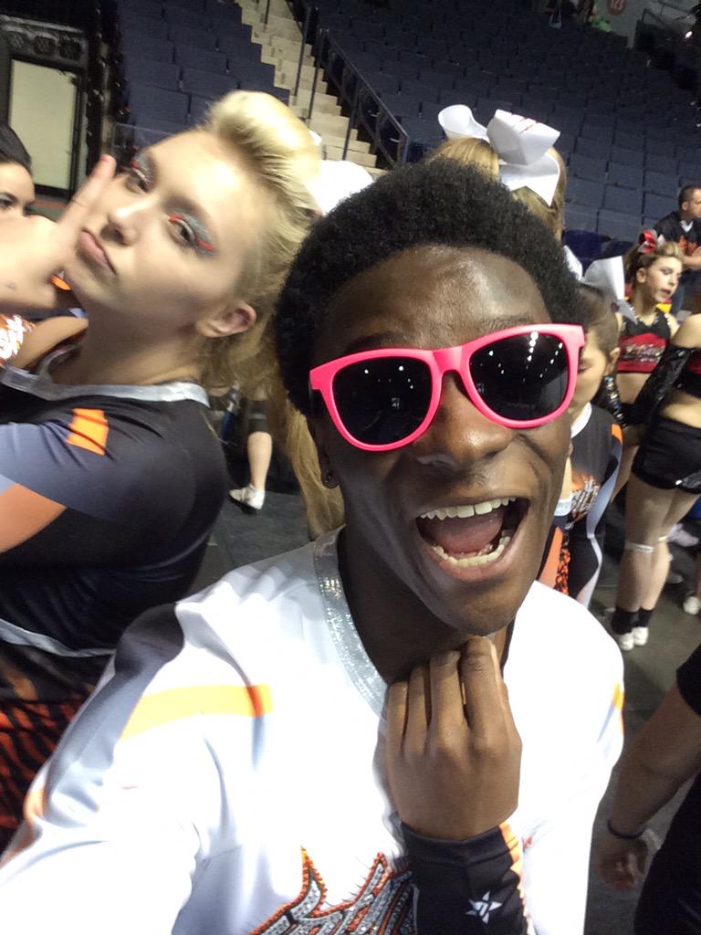 kelly6_ice's tweet photo. #GLCCUpstate @BlackWidow23_ intensity cheer elite! http://t.co/8bpKjTm6UY