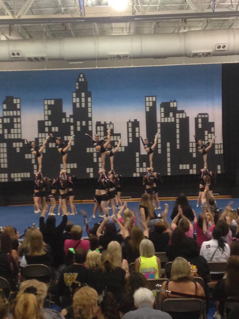 Cheer university lady legends put on a show!