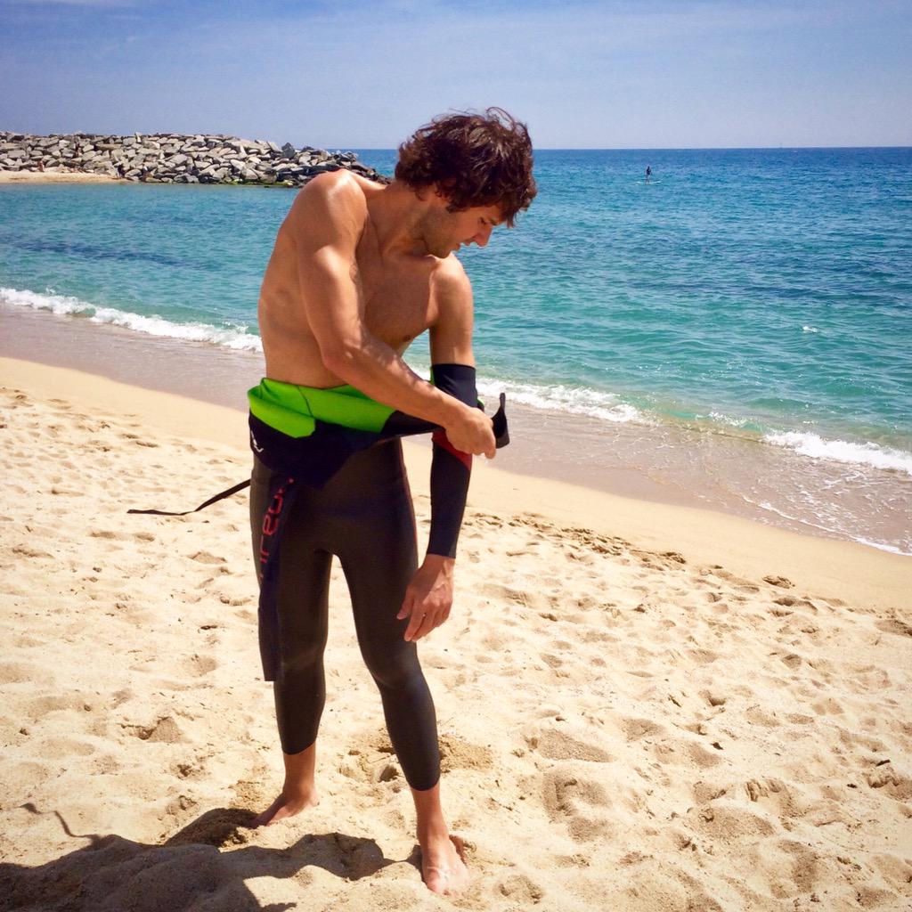 MarioGuillenMar's tweet photo. Preparado cn mi new neopreno xa empezar las competiciones!X fin!sólo faltan 7D! #orcapredator @orca_triathlon http://t.co/vEeNsKk0hm