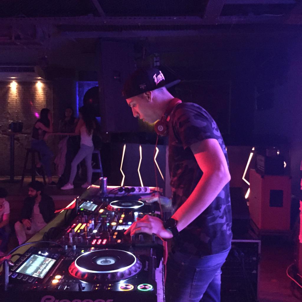 OTPevents's tweet photo. Sırada geçen senenin Battle Of The Djs 1.si @kaanaltinbilek var. #MagicBreak #ssRoxy #TONIGHTsessions http://t.co/itfZBPphyE